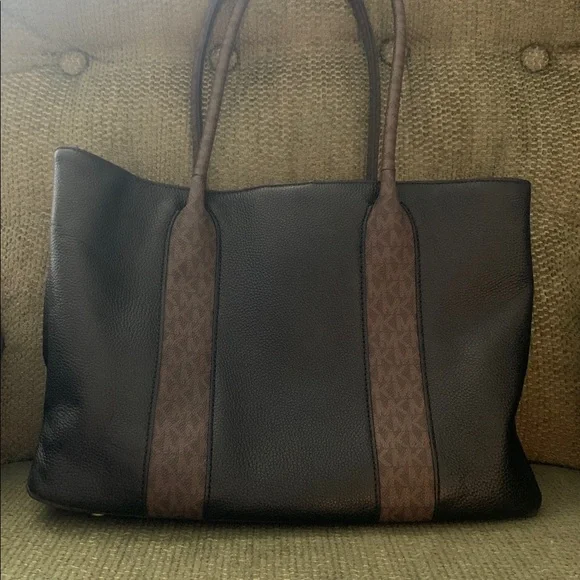 Michael Kors Austin Large Pebbled Leather Satchel - Picture 3 of 15